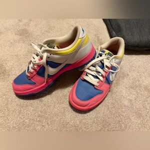 Women’s Nike Dunks Size 8